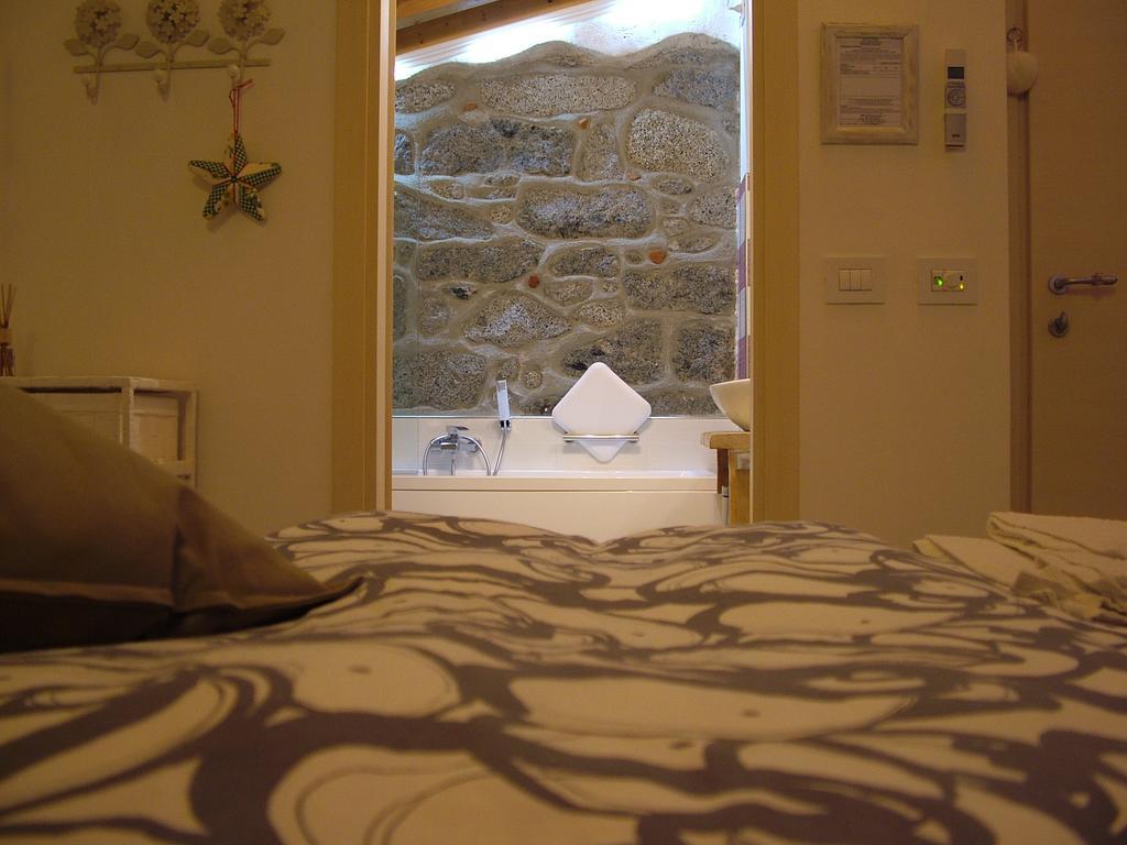 B&B Il Noce Alla Finestra Roe Kamer foto